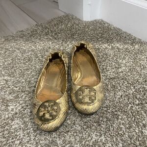 Gold Tory Burch Flats, Great Condition.